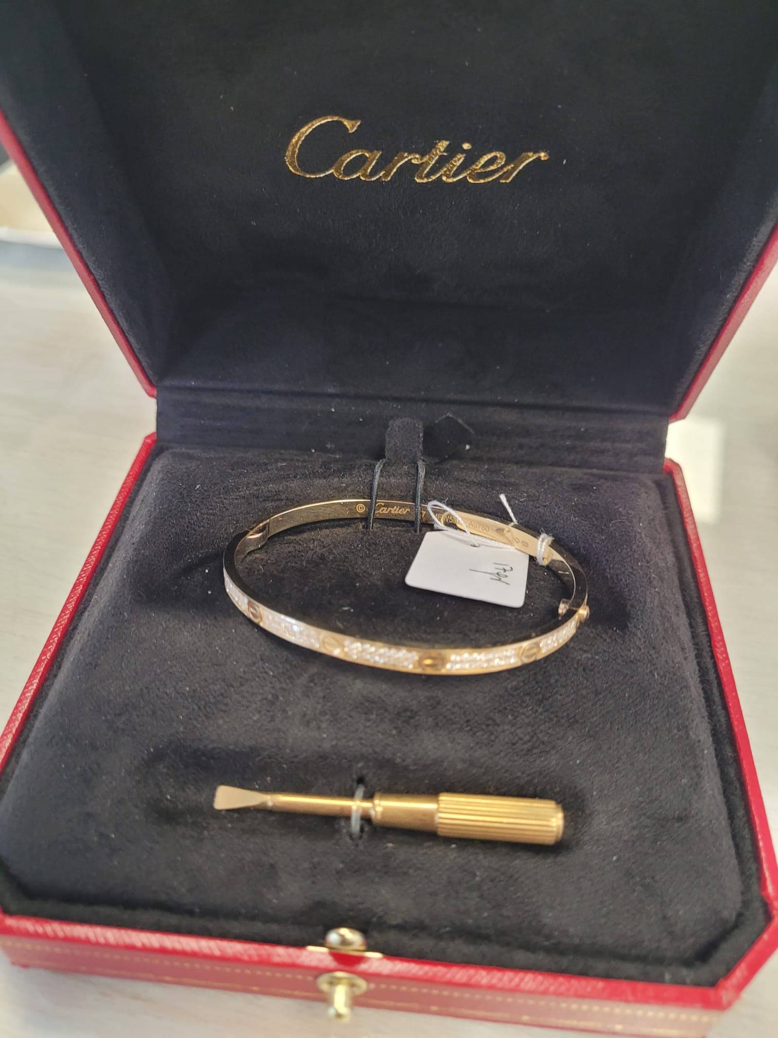 Rachat de montres de luxe à Suresnes